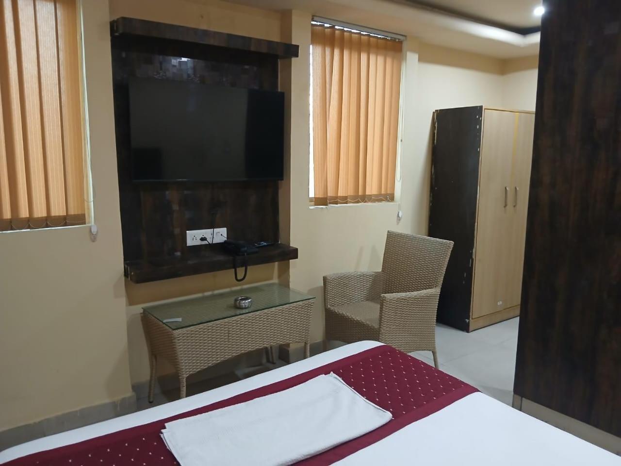 Blossoms Room Hotel Alekhya Residency- Luxury Lollection Haydarabad Dış mekan fotoğraf