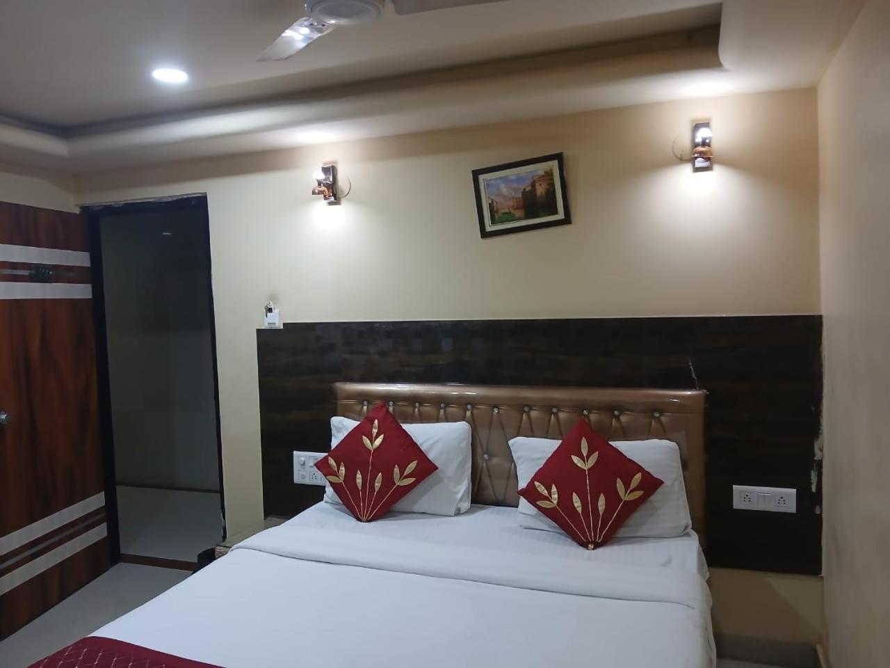 Blossoms Room Hotel Alekhya Residency- Luxury Lollection Haydarabad Dış mekan fotoğraf